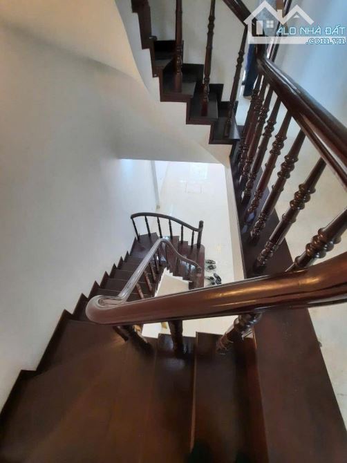 HOA HẬU phố Tô Vĩnh Diện - Thanh Xuân, kinh doanh sầm uất, ô chờ thang máy 50m2 chỉ 18,6T - 3