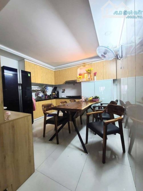 Mặt tiền kd 3 tầng sầm uất ngay Bàu Cát Tân Bình, 72m2, đường 8m, 10.3 Tỷ - 3