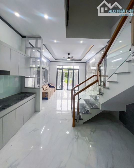 BÁN NHÀ NGAY CỔNG 11 ,SỔ HỒNG RIÊNG THỔ CƯ HOÀN CÔNG,600TRIỆU NHẬN NHÀ - 3