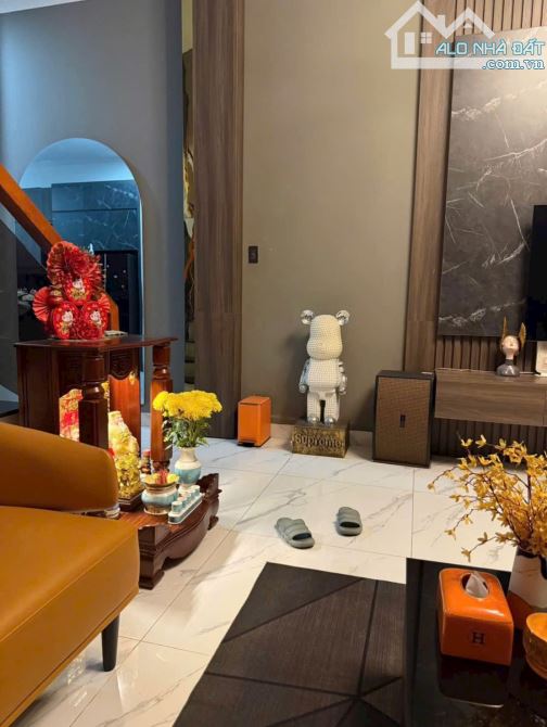 Bán nhà 1 trệt 2 lầu sổ riêng thổ cư p. Tân Phong - 3