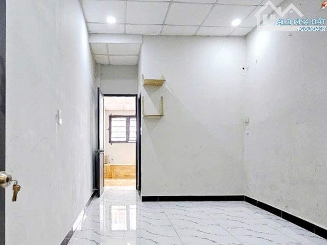 Cần cho thuê nhà nguyên căn 1 lầu 3PN hẻm Lê Văn Sỹ, Q3 - 3