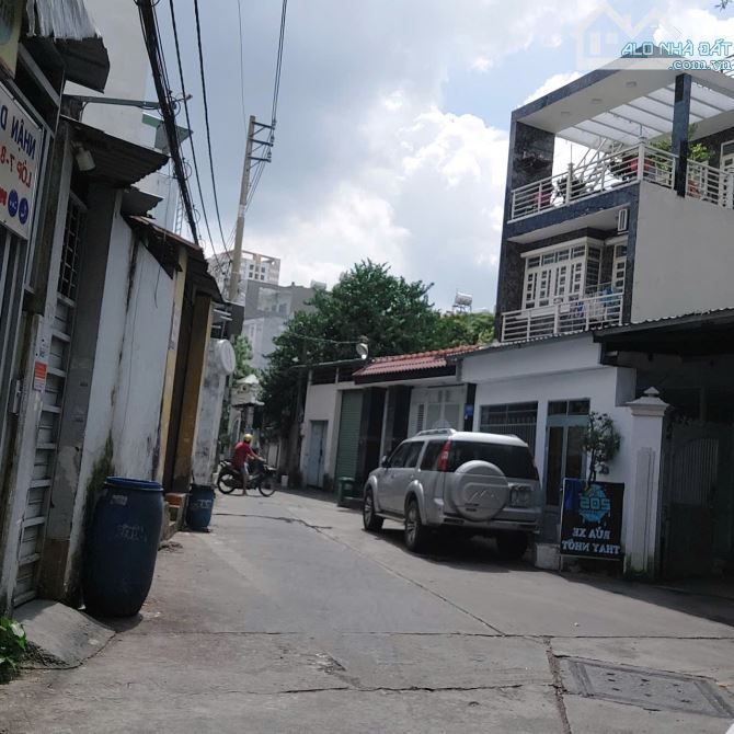 Cấp 4 đúc lửng gần công viên phần mềm Quang Trung, DT 5x18m giá 5 tỷ 350tr TL - 3