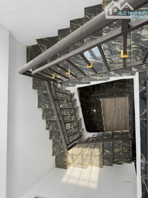 Bán nhà đông la nhà đẹp ở ngay 47m2  6,3 tỉ - 3