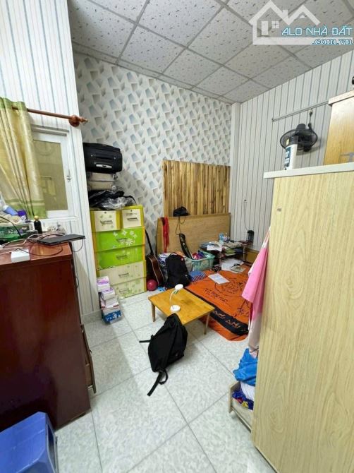 Bán Nhà Hẻm Quận 8, DT: 4*10,5 - SHR, 2 Tầng, Phú Định, ko QH, Ko Lộ Giới, Giá 3,x Tỷ - 3