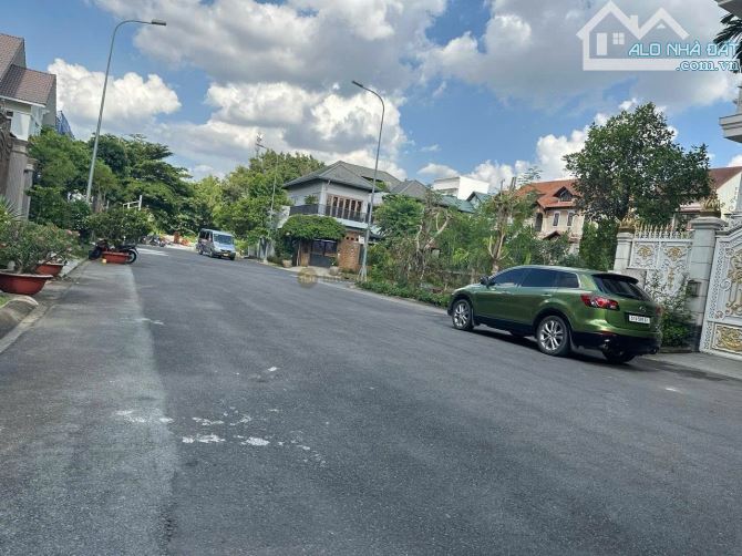 Giảm 30 tỷ_Bán đất 3 mặt tiền khu compound Nguyễn Văn Hưởng_Thảo Điền_ ngay trường BIS - 3