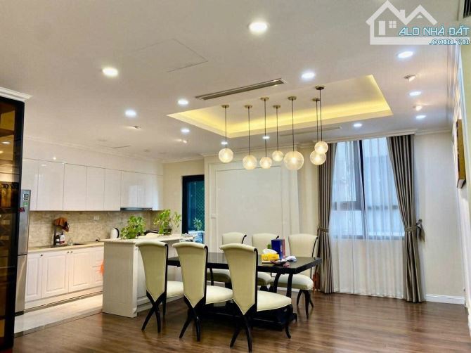 Cần bán căn chung cư Ngoại giao đoàn, DT 121m2:3PN, 2VS, full NTCC, tầng trung.Gia 12,6 tỷ - 3