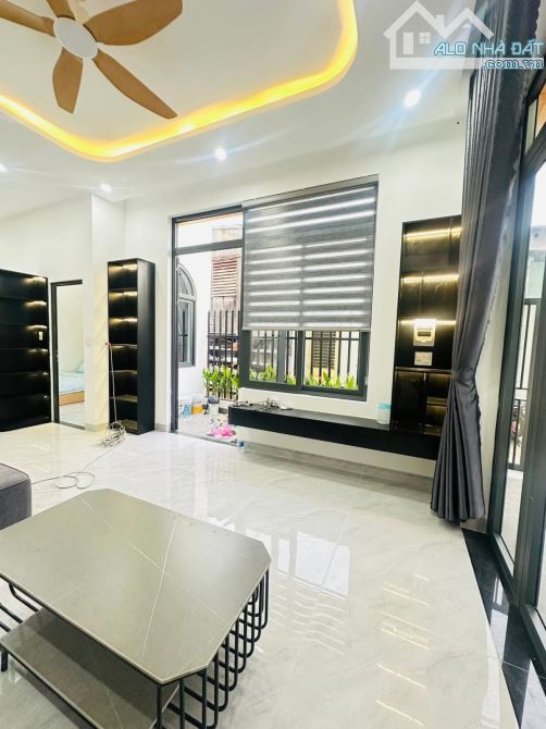 Chính chủ cần bán nhanh căn nhà 3 tầng đường tô hiệu. Hòa Minh - 3