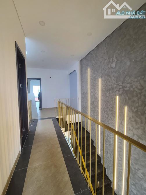 Nhà đẹp 76m² (4x19m),Hóc Môn Tô Ký kế bên q12,( 2 tầng), giá chỉ 5.3 tỷ - 2