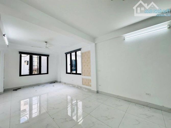 Bán gấp nhà Nguyễn Khang Cầu Giấy gần phố ngõ thông KD 55m x 7T nhỉnh 15 tỷ TL - 3