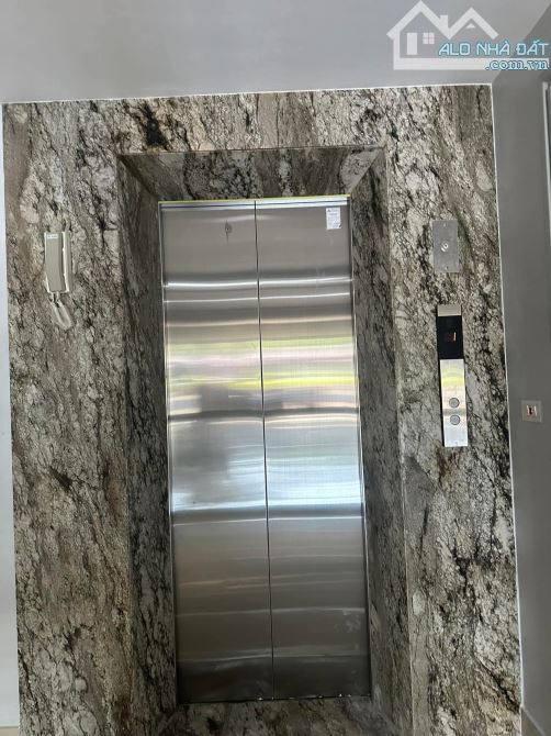 Giảm chào 11 tỷ bán gấp nhà MP Văn Cao Ba Đình vỉ hè đường đôi 105m² x 10T nhỉnh 83 tỷ TL. - 3