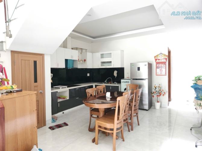 Bán gấp🔥Nhà 3 tầng xây kiên cố MT Sát Lý Thái Tông, Liên Chiểu, dt 90m2, ngang 5m - 3