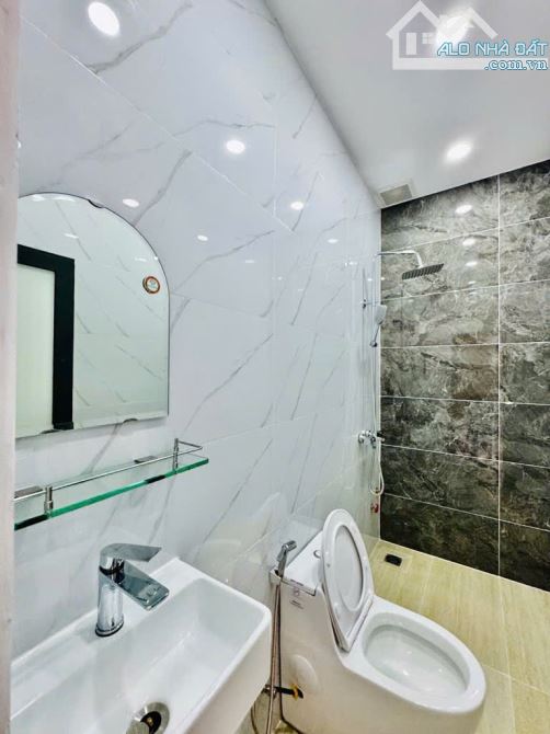 NHÀ 2 TẦNG, Ô TÔ TRÁNH, PHAN VĂN HỚN Q12, 62M2- 4,050TỶ - 3