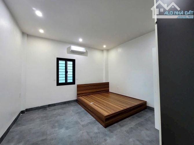 Bán căn nhà 3 tầng ngõ phố Nguyễn Hữu Cầu, ph Hải Dương, TP HP, 95.6m2, mt 4.5m, 4 ngủ - 3