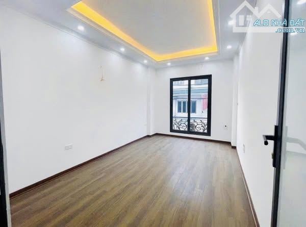 NHÀ ĐẸP MẶT NGÕ, 3 GÁC ĐỖ CỬA, RA Ô TÔ TRÁNH CHỈ 10M - 41M - GIÁ NHỈNH 8 TỶ - 3
