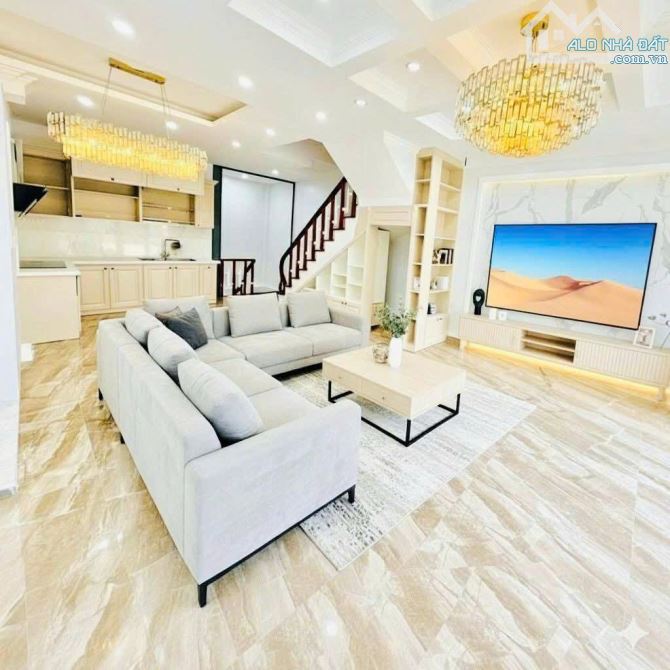 BÁN NHÀ HỒNG TIẾN, LÔ GÓC, GARA Ô TÔ CAMRY, GẦN PHỐ, MT KHỦNG, TẶNG NỘI THẤT CHẤT, GIÁ MỀM - 3