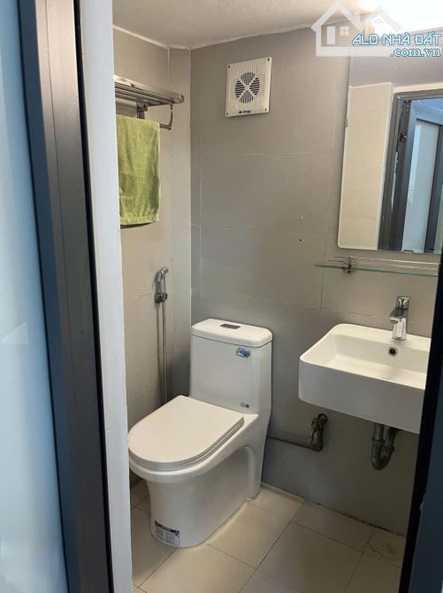 Cho thuê nhà đường Phan Đình Phùng, Phường Quán Thánh, Ba Đình. DT 22m x 3 tầng, giá - 3