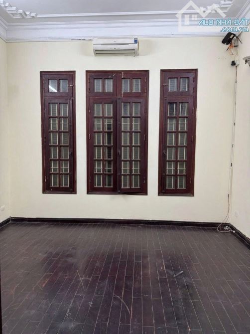 Cho thuê nhà nguyên căn ngõ 371 Kim Mã, Ngọc Khánh, Ba Đình. DT 70m x 3 tầng, giá 22tr - 3