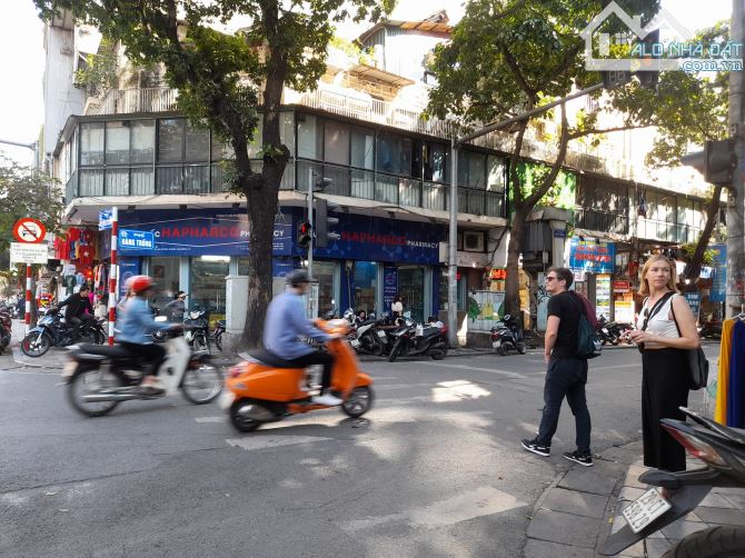 Bán nhà mặt phố Hàng Trống Hoàn Kiếm DT 420m2, Mặt tiền 15m, Giá 210 tỷ - 4