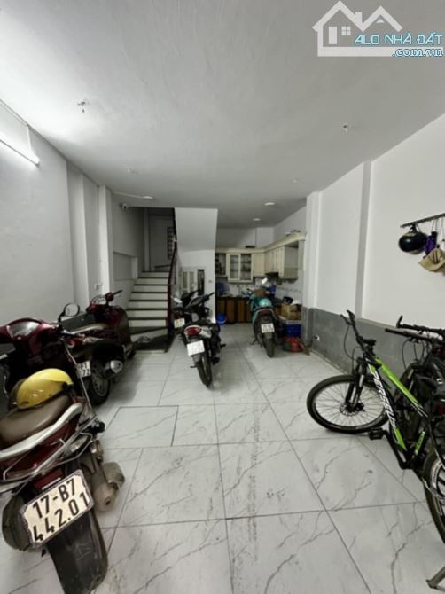 Tôi bán nhà phố Trích Sài , diện tích 45m2 , 5 tầng,giá 18.5 tỷ - 5