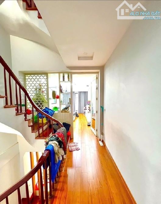 PHÙNG CHÍ KIÊN- NHÀ ĐẸP 60X6 TẦNG- PHÂN LÔ Ô TÔ ĐỖ CỬA - 4