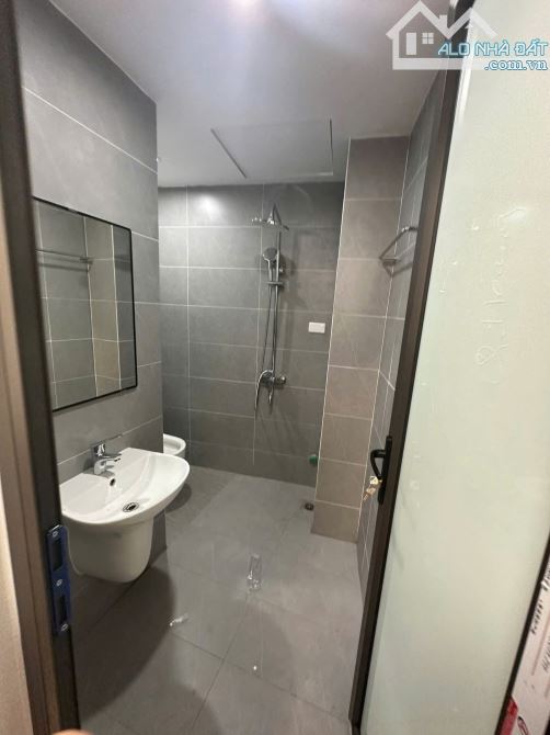 Cho thuê nhà nguyên căn ngõ 358 Bùi Xương Trạch. 45m2 x 5 tầng, 3 ngủ 12 triệu - 4