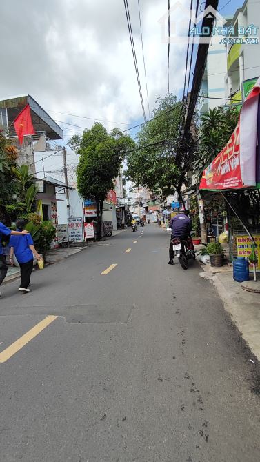Mặt tiền kinh doanh,  chợ An Nhơn,  p6, GV,  100m2,  đường oto tránh 10.6Tỷ - 4
