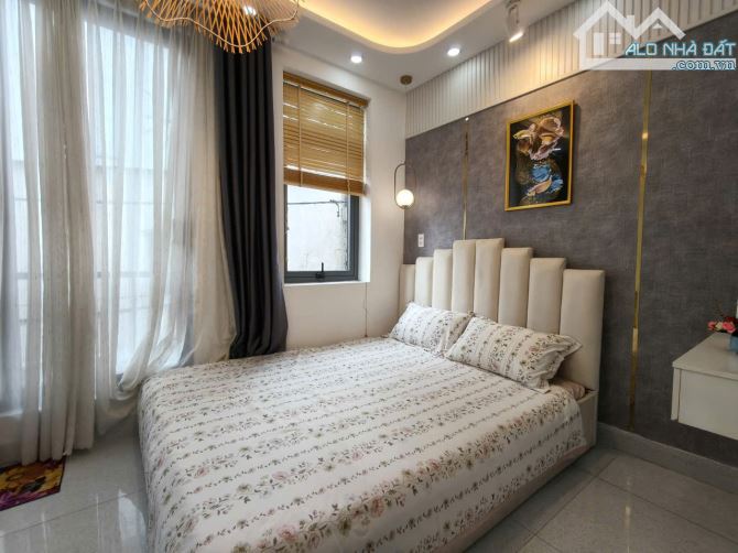 Nhà nhỏ hẻm thông xe hơi đậu cửa P9 Gò Vấp - 4