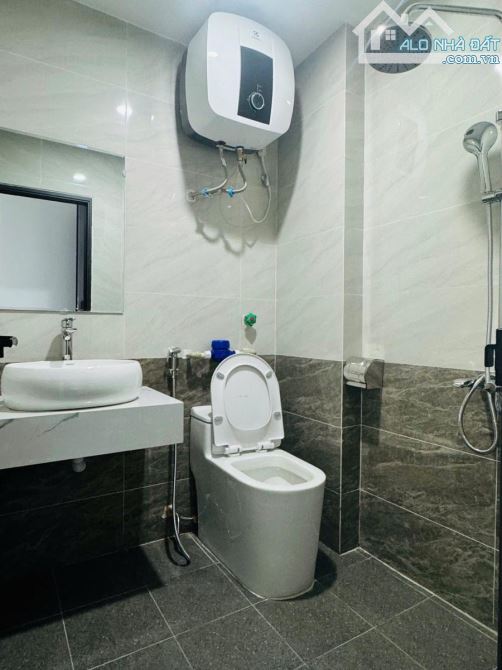 Toà CHDV Xã Đàn, 95m2*8T, MT 5.3M, 20 CH 1N1K, ngõ KD, sát phố, đủ PCCC, dòng tiền 8%/năm - 4