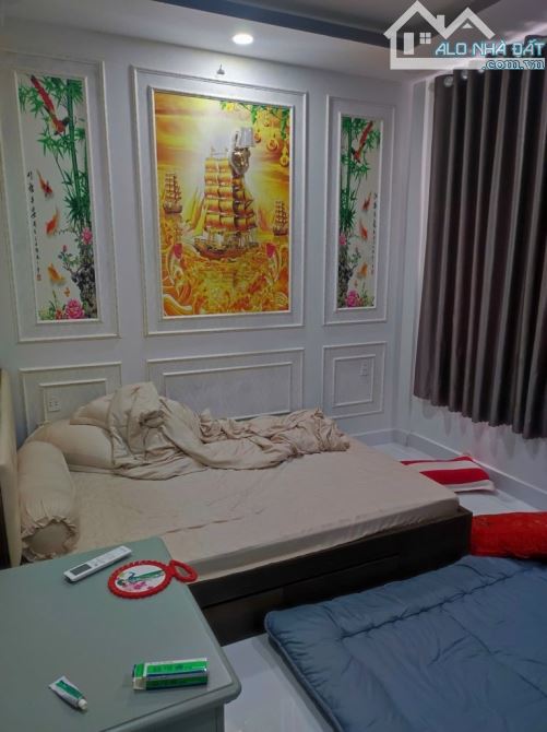 NHÀ 3TẦNG  2 MẶT TIỀN HẺM Ô TÔ THỊ TRẤN NHÀ BÈ    DT: 8 x 8m | Kết cấu: Trệt, 2 lầu, sân t - 4