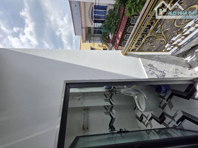 NHÀ ĐƯỜNG LÊ VĂN QUỚI DIỆN TÍCH 4X20 VUÔNG VỨC KHÔNG LỘ GIỚI GIÁ 8.2 TỶ TL - 4