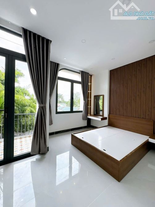 NHÀ 2 TẦNG FULL NỘI THẤT– XE HƠI VÀO TẬN NHÀ – GẦN CHỢ BÌNH CHÁNH .2Tỷ5.100m2 - 4