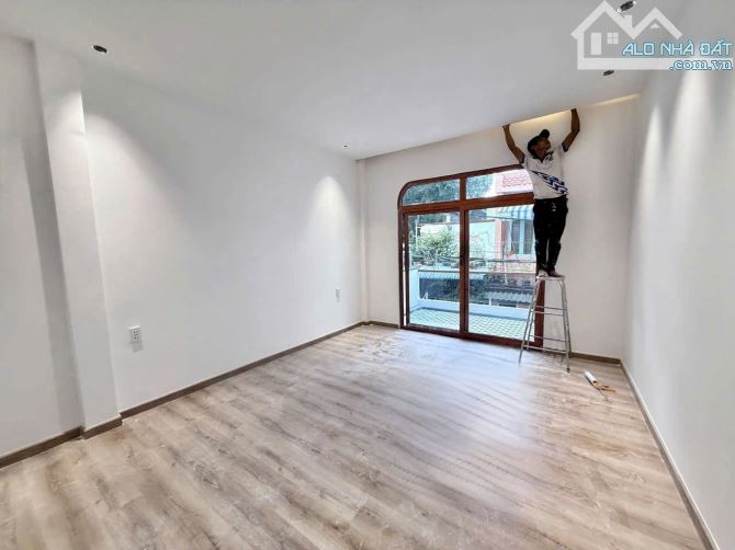 Nhà đẹp 1 sẹc Dương Thị Mười - Ngay chợ Hạt Điều - 60m2 -  2 tầng - Chỉ 4,98 tỷ - 4