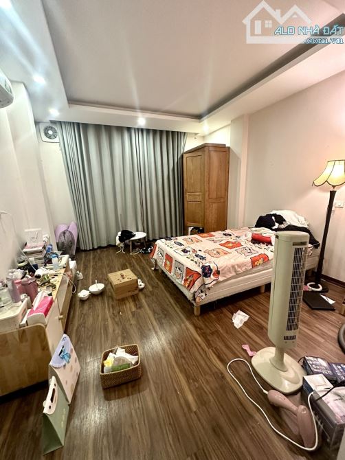 Bán nhà Mặt phố Víp Hoàn Kiếm, vỉa hè rộng, 6 tầng kinh doanh đỉnh, 30m, MT4m, giá 30 tỷ. - 4