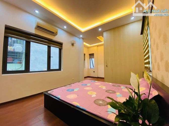 Cần bán gấp mặt phố Nghĩa Dũng Ba Đình dt 37 m2 4 tầng giá 11,5 tỷ lh Huyền 7X - 4