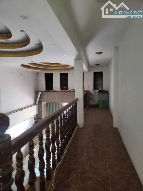 dãy nhà trọ 1 trệt 3 lầu 150m2 10ty5 Tl ngay Chợ Bình Hòa 1 P.Bình Hòa Tp.Thuận An - 4