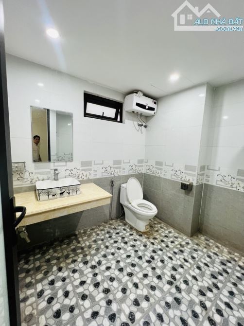 9 TỶ HƠN - 60M2 - 5 TẦNG - THANG MÁY - Ô TÔ VÀO NHÀ - LÔ GÓC - TRUNG TÂM BỒ ĐỀ - 4