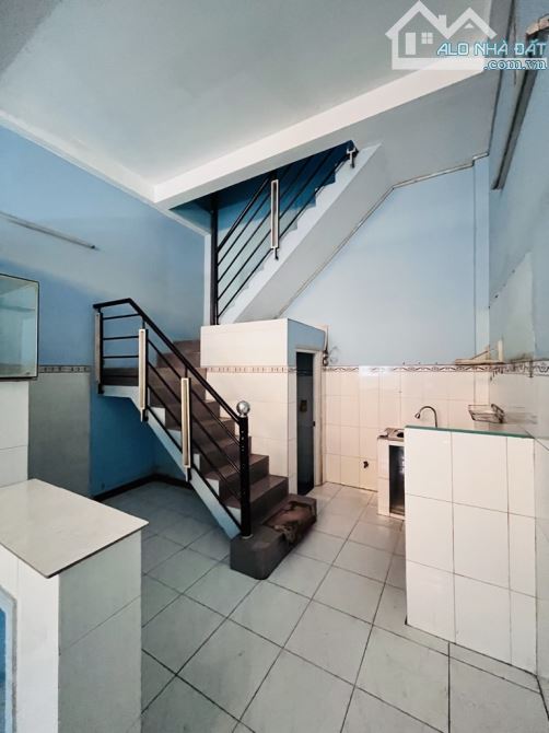Bán Nhà vị trí đẹp tại Liên Tỉnh 5 P5 Quận 8, 2 Tầng DTSD 64m – Sát Bến Xe – SHR – 4,98 Tỷ - 4
