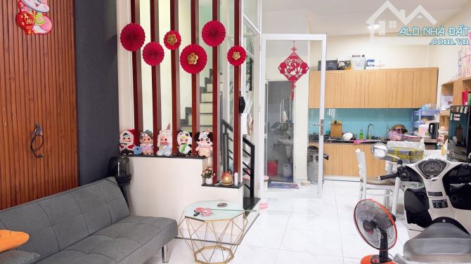 🏡 CĂN NHÀ ĐẸP 2 TẦNG - CĂN GÓC HẺM XE TẢI - GẦN CHỢ & TRƯỜNG HỌC Vị trí: Tân Sơn Nhì - 4