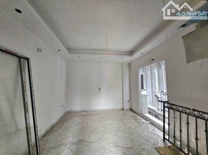 Vị trí hiếm, OTo đỗ cổng Ngô Gia Tự - Long Biên 30m x mt 7m x 5T nhỉnh 6 Tỷ cực hiếm - 4