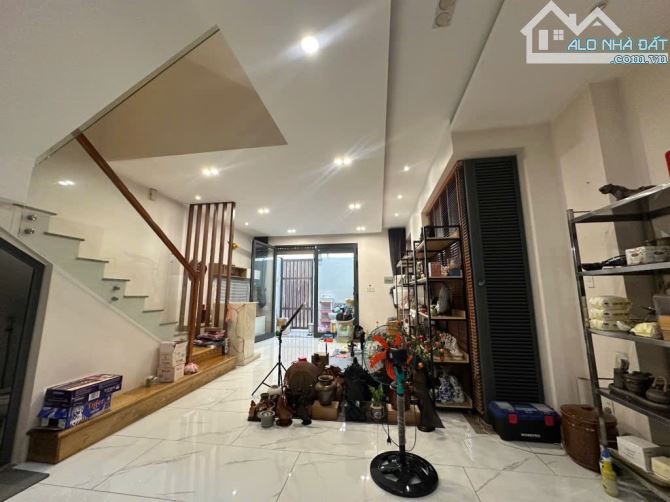 Biệt Thự Mini Ngang Bề Thế Hơn 6,7m - 4 Tầng - 5PN - Hơn 88m2/sàn - 7,68Tỷ TL Tốt - 4