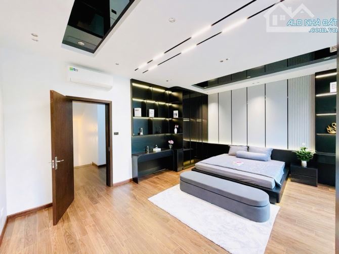 XUÂN LA LIỀN KỀ 4 TẦNG - 70M² - MẶT TIỀN RỘNG - VỈA HÈ ĐÁ BÓNG - GARA CẤT 2 CON 7 CHỖ - 4