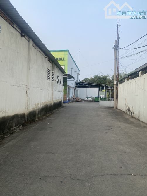 Đất bán Khu Bên Sông Sài Gòn Đường 36 Linh Đông Thủ Đức DT: 4000m2. Giáp Phạm Văn Đồng - 4