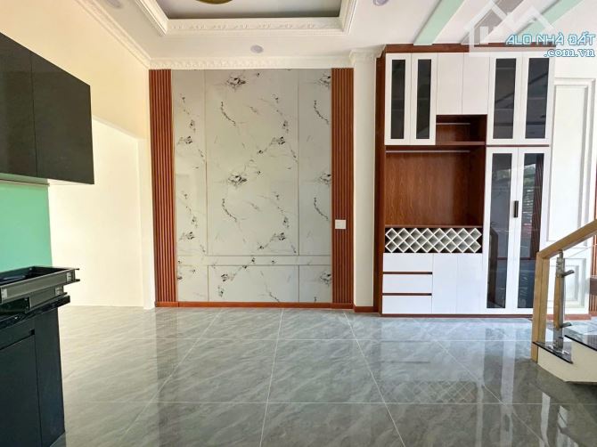NHÀ 3 TẦNG SIÊU ĐẸP - TOẠ LẠC NGAY NGÃ 4 VŨNG TÀU - 4