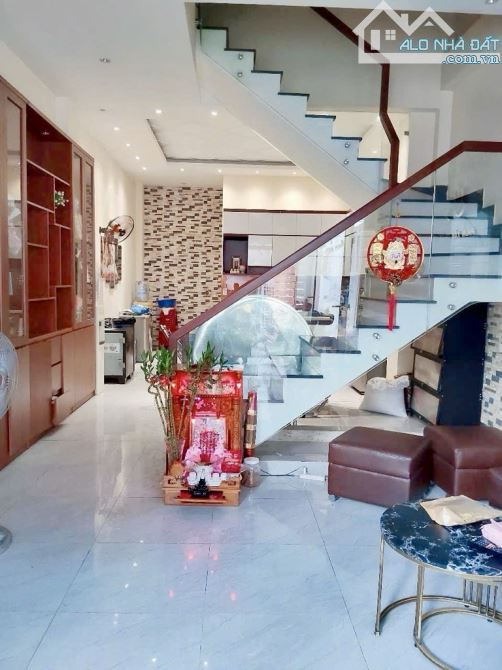 SIÊU PHẨM ĐƯỜNG NHỰA THÔNG 10M- GẦN AEON TÂN PHÚ- DT(4,3 x19) x  4 TẦNG - SHR - 7TỈ980TR - 4