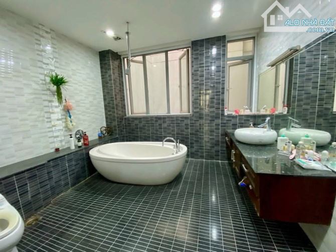 Bán Biệt thự MT Quách Đình Bảo Tân Phú 7.3x17m đúc 2 lầu ST giá 21 tỷ TL (gần Võ Văn Dũng) - 4