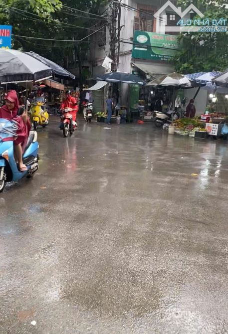 BÁN NHÀ HÀM NGHI - VỊ TRÍ HIẾM  - 10M RA PHỐ - SẴN NỘI THẤT - DT 40M2, 5 TẦNG, NHỈNH 10 TỶ - 4