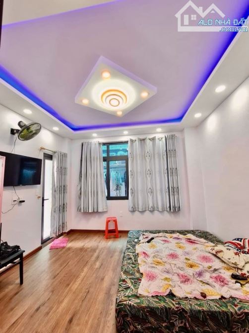 HẺM 8M P. TÂY THẠNH TÂN PHÚ - DT: 4X15M - 5 TẦNG LÔ GÓC NHÀ MỚI - 4
