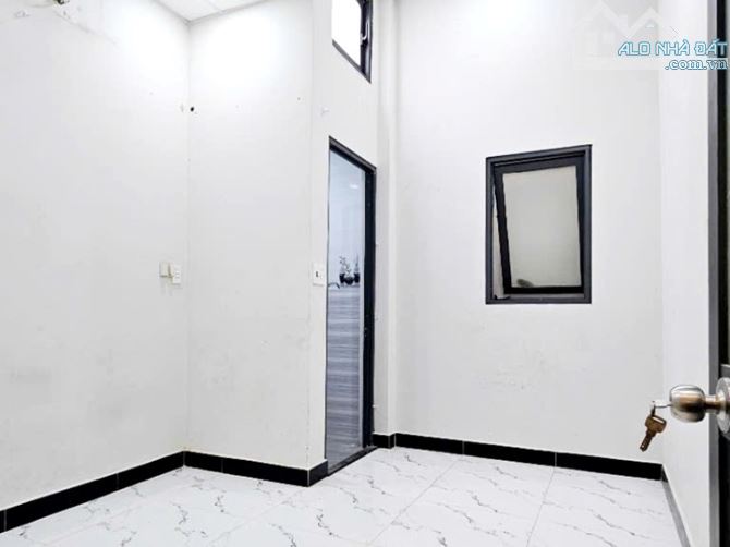 Cần cho thuê nhà nguyên căn 1 lầu 3PN hẻm Lê Văn Sỹ, Q3 - 4