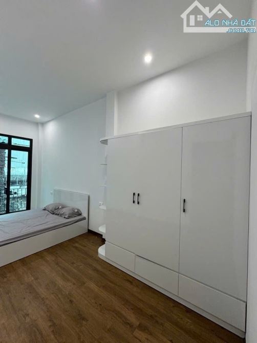 BÁN NHÀ THỤY KHUÊ 31M2 XÂY 5 TẦNG MỚI GIÁ CHỈ 8.2 TỶ - 4