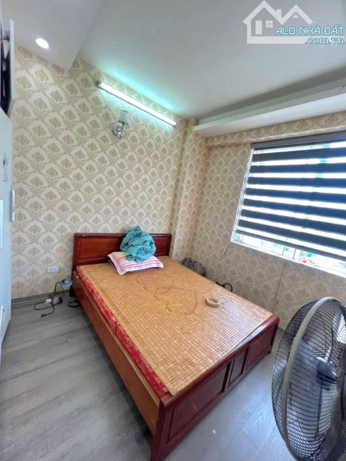 Bán gấp căn hộ Tòa 2A Vinaconex7 Hồ Tùng Mậu. DT 72m - 2PN, 2WC. - 4